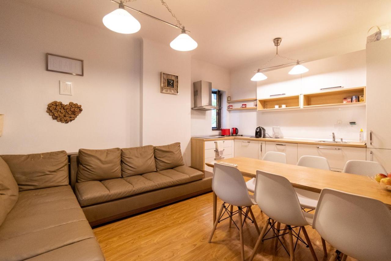 Ardor Apt - Bright And Secluded Apartment In The Heart Of Old Town 브라쇼브 외부 사진