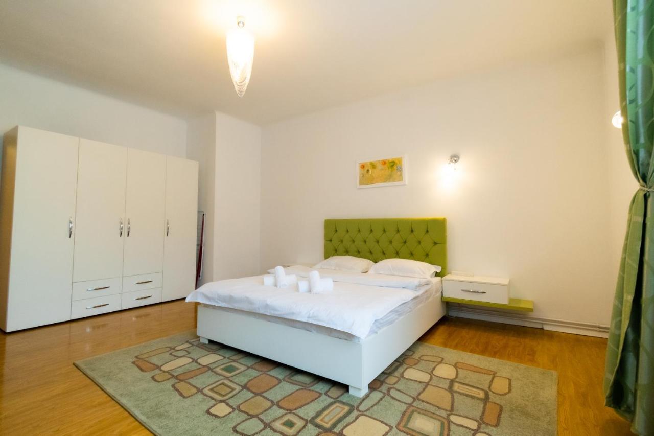 Ardor Apt - Bright And Secluded Apartment In The Heart Of Old Town 브라쇼브 외부 사진