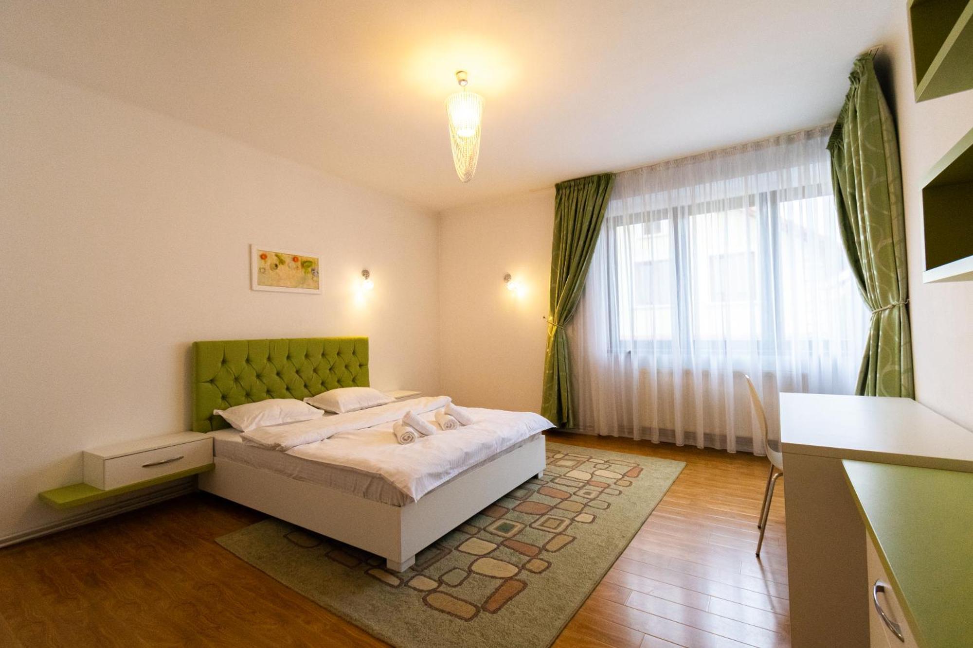 Ardor Apt - Bright And Secluded Apartment In The Heart Of Old Town 브라쇼브 외부 사진